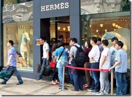 chinese-tourists-hermes-store-china-elite-focus chinese-tourists-hermes-store-china-elite-focus