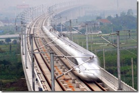 Trem rápido chinês bate recorde de velocidade Trem rápido chinês bate recorde de velocidade