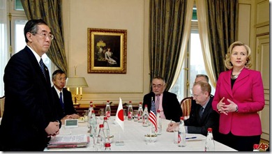 hillary-clinton-takeaki-matsumoto-2011-3-15-5-41-9 hillary-clinton-takeaki-matsumoto-2011-3-15-5-41-9