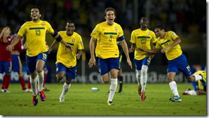 jogadores-da-selecao-brasileira-correm-para-comemorar-classificacao-as-semifinais-do-mundial-sub-20-1313374766746_1920x1080 jogadores-da-selecao-brasileira-correm-para-comemorar-classificacao-as-semifinais-do-mundial-sub-20-1313374766746_1920x1080