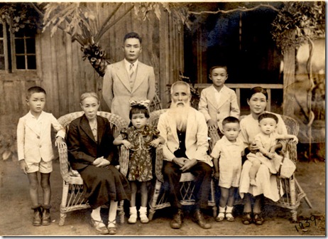 foto 3.Bastos,1939-Casal Paulo Kiyoshi Oda, filha, genro e netos foto 3.Bastos,1939-Casal Paulo Kiyoshi Oda, filha, genro e netos
