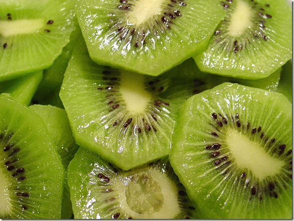 Shrink_Pores_Naturally_With_Kiwi_Fruit_(2) Shrink_Pores_Naturally_With_Kiwi_Fruit_(2)